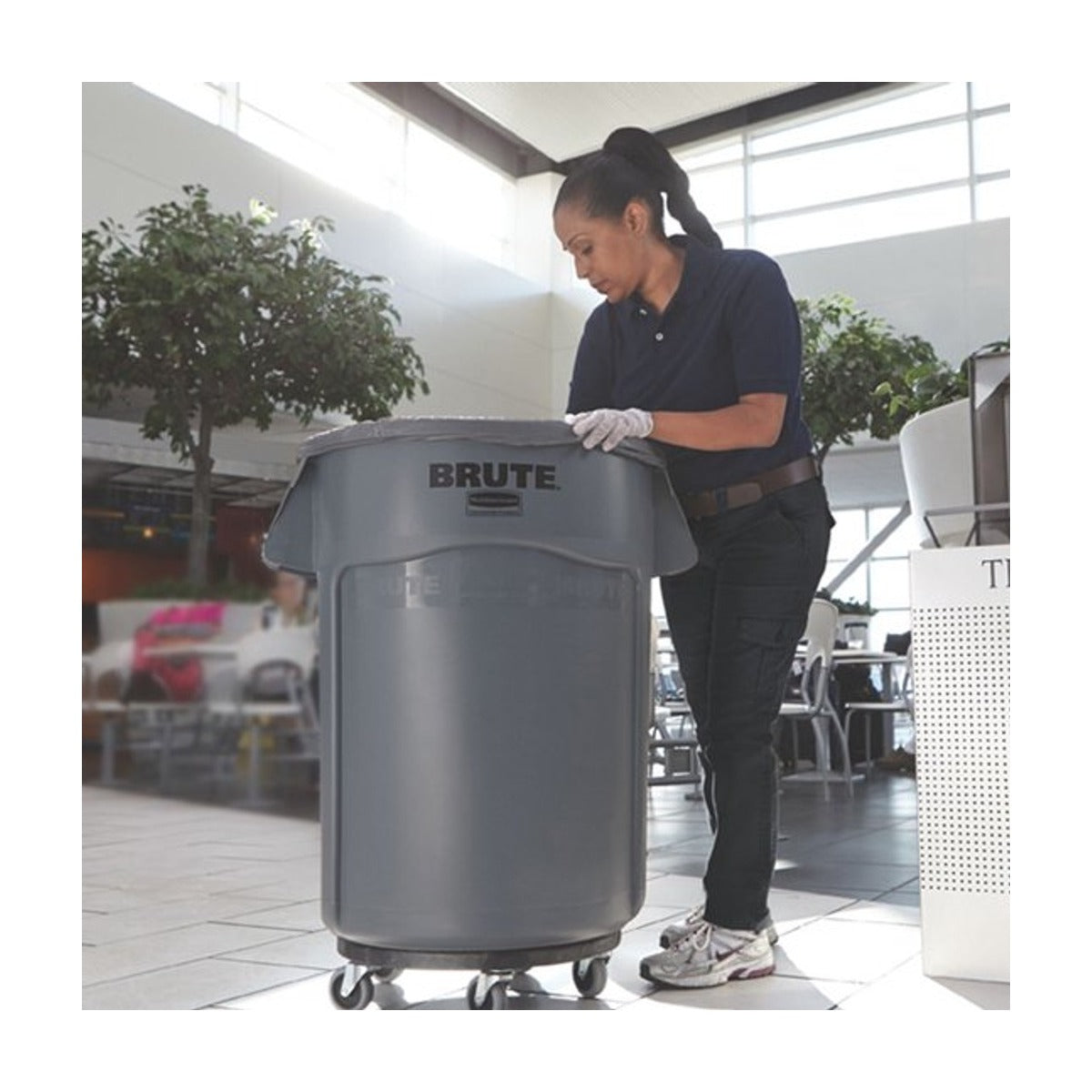 Rubbermaid Brute Container - 75.7 l - Grijs