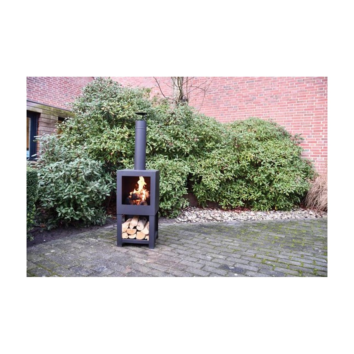 Esschert Design - Buitenkachel met houtopslag zwart - Vuurhaard - Staal - Zwart