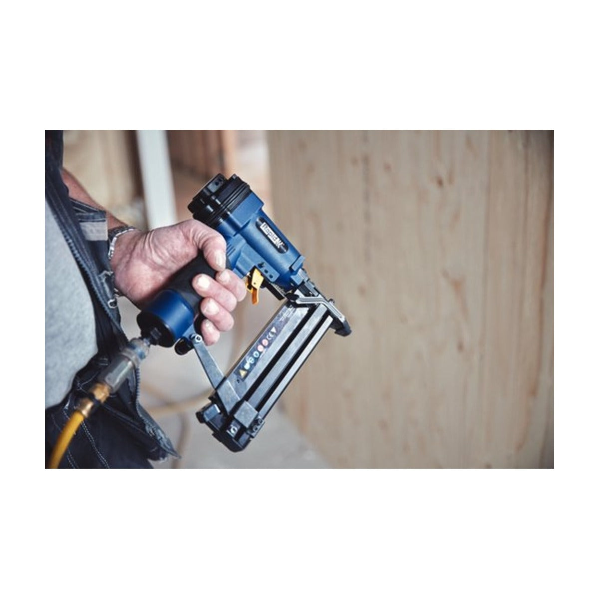 PRO Pneumatische Tacker PBS151, Koffer incl. startset nieten 200 stuks 25mm en 200 brads 30mm en 4 koppelingen