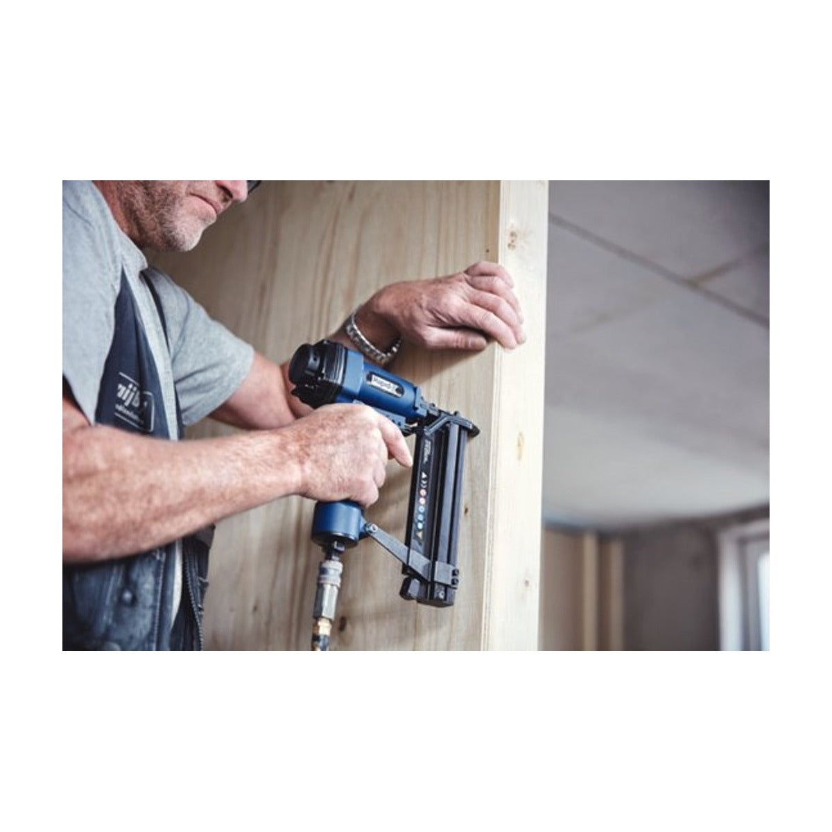 PRO Pneumatische Tacker PBS151, Koffer incl. startset nieten 200 stuks 25mm en 200 brads 30mm en 4 koppelingen